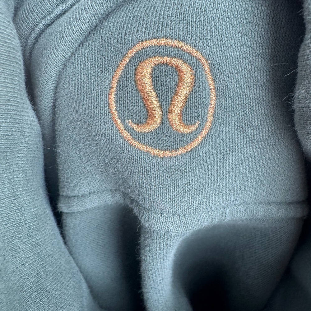 M/L Lululemon Scuba - Picture 15 of 15